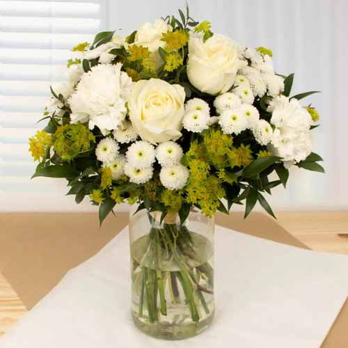Glamorous Bouquet Of White Flowers