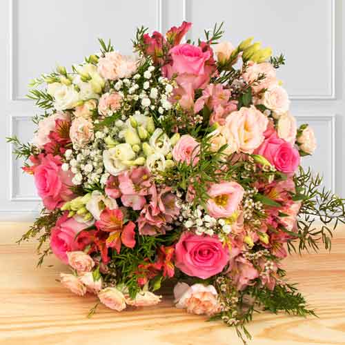 Love Roses N Seasonal Floral Mix